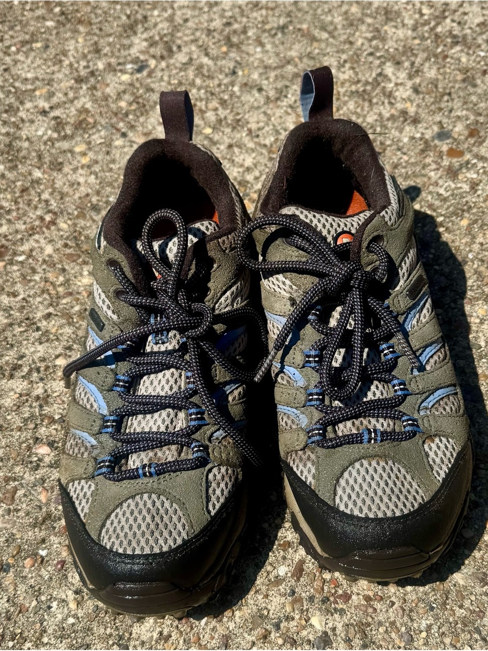 Womenβs size 7 Merrell Outdoor Trail Shoes - Beige & Gray & Blue